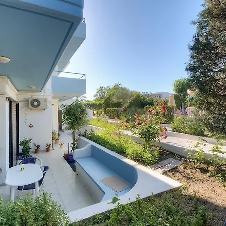 Antomar And Studios Aparthotel 3*