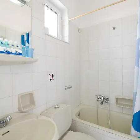 Antomar And Studios Aparthotel